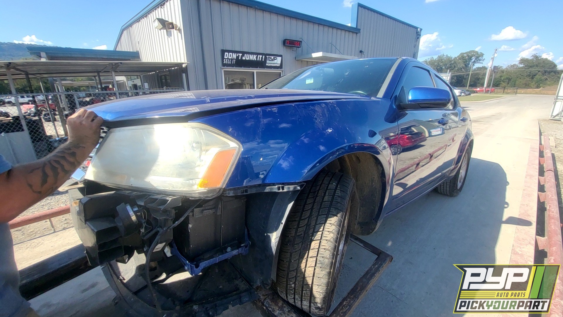 2013 DODGE AVENGER available for parts