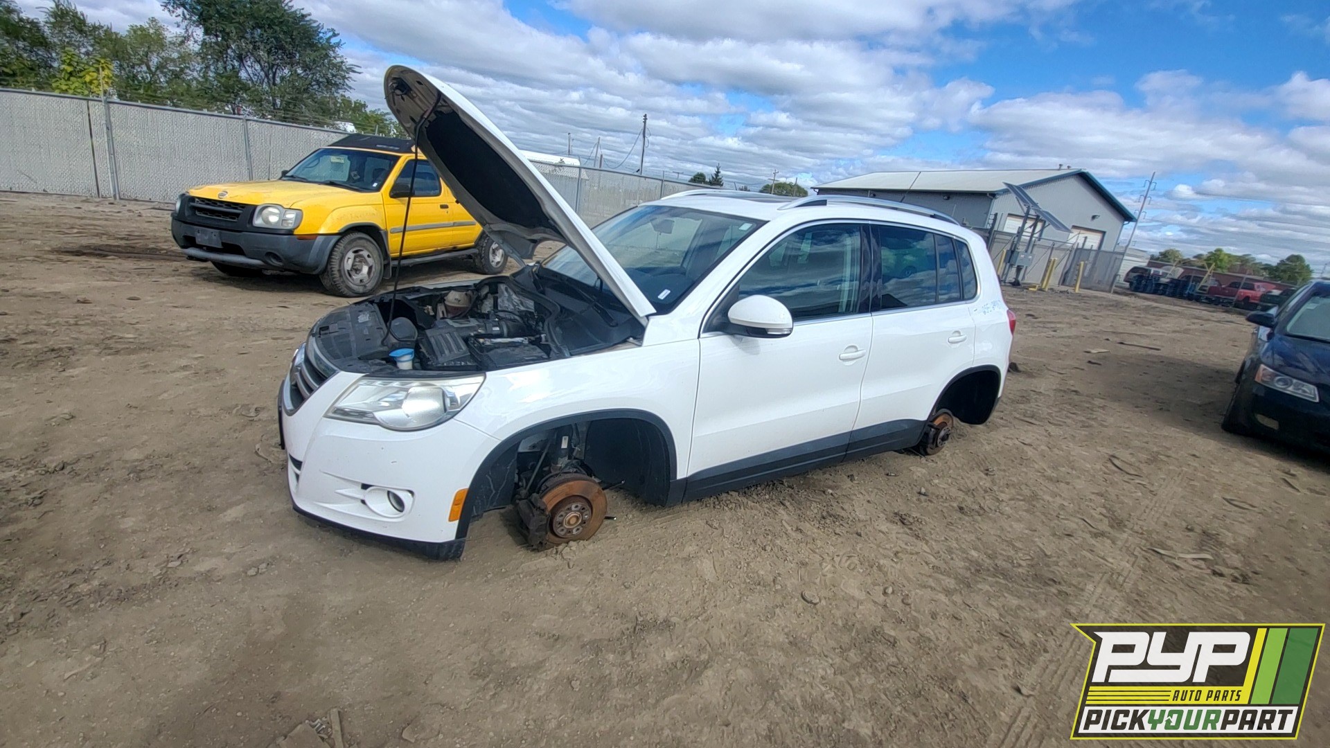 2011 VOLKSWAGEN TIGUAN available for parts