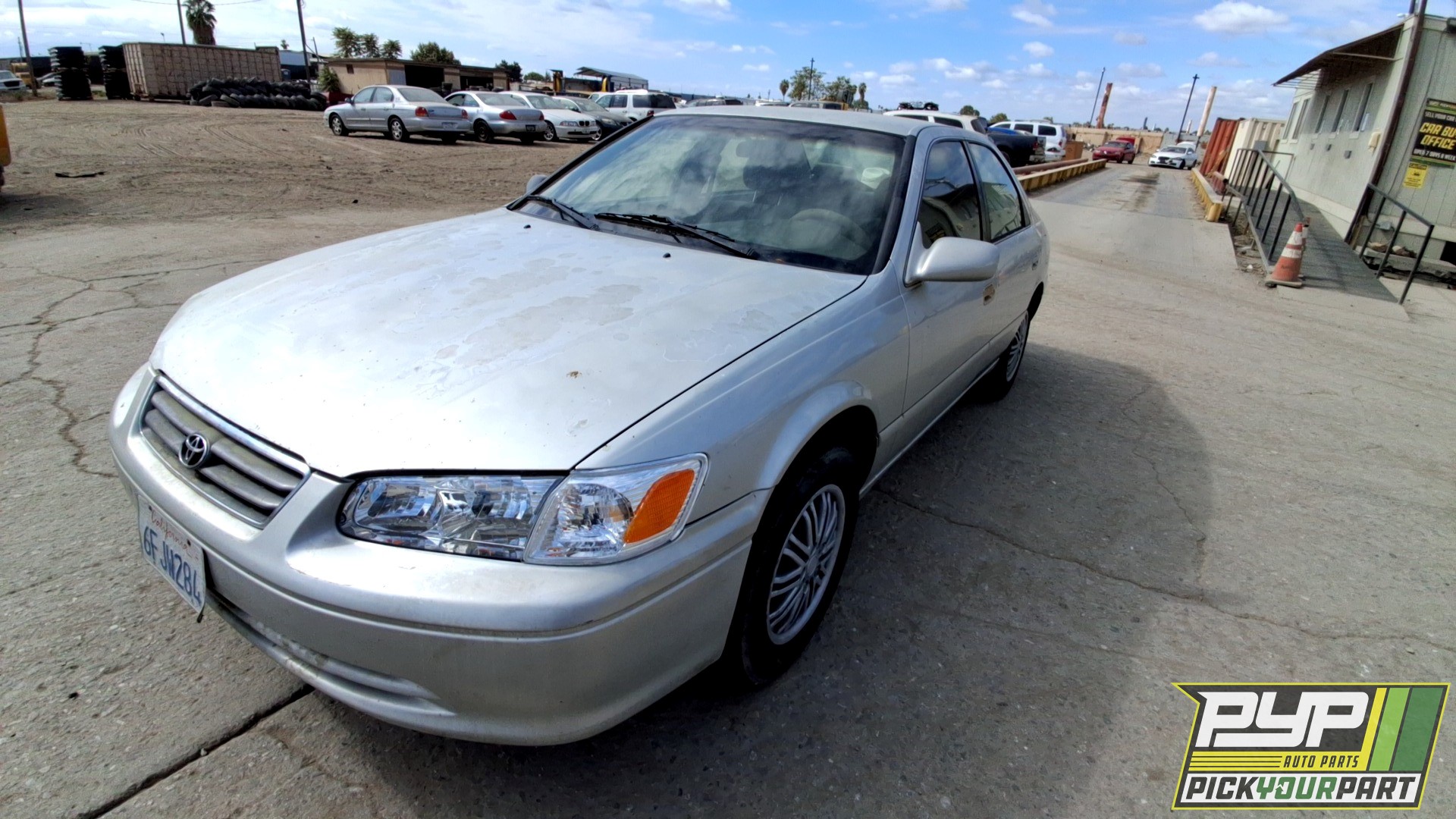 2001 TOYOTA CAMRY available for parts