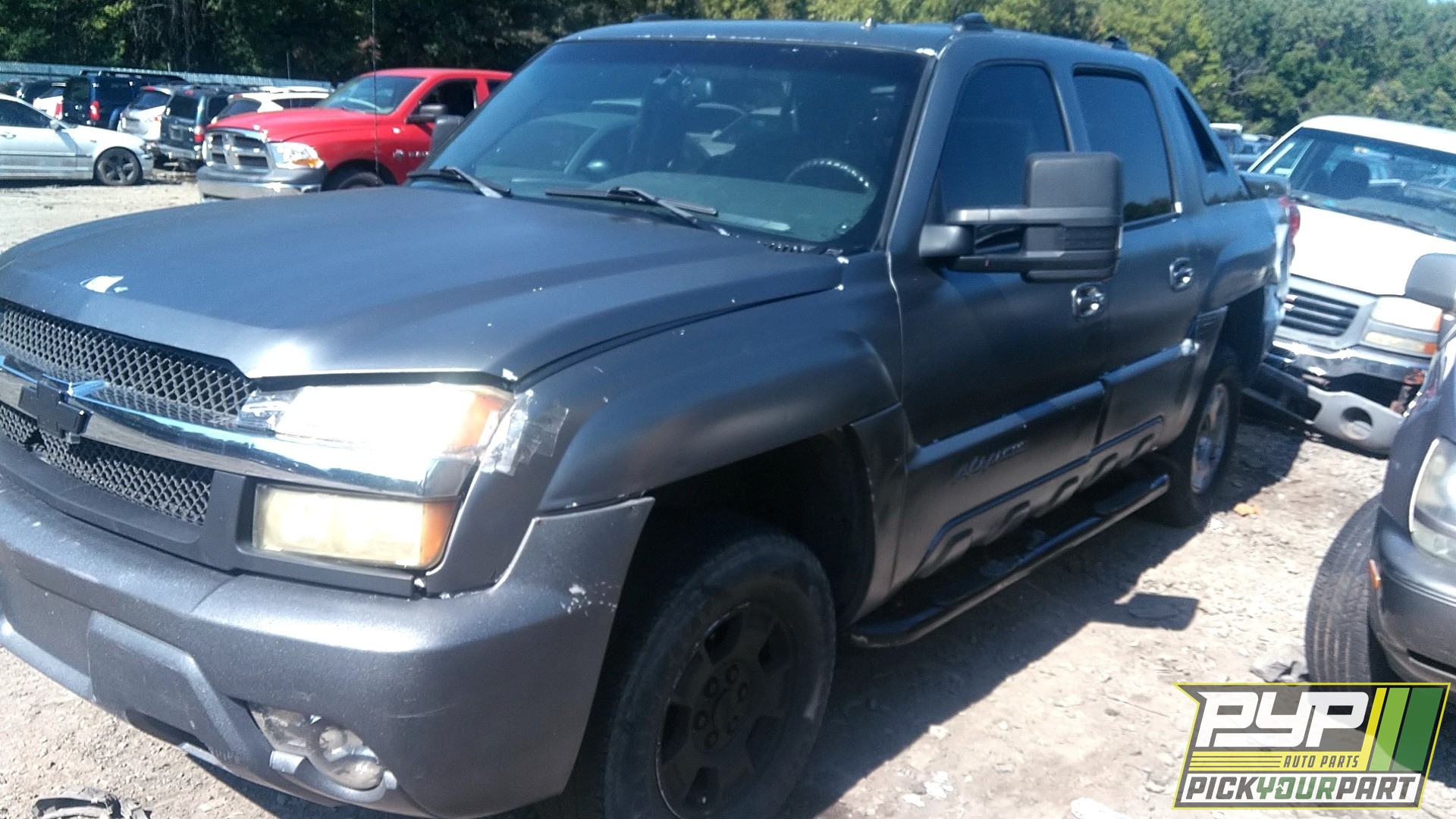 2002 CHEVROLET AVALANCHE 1500 available for parts