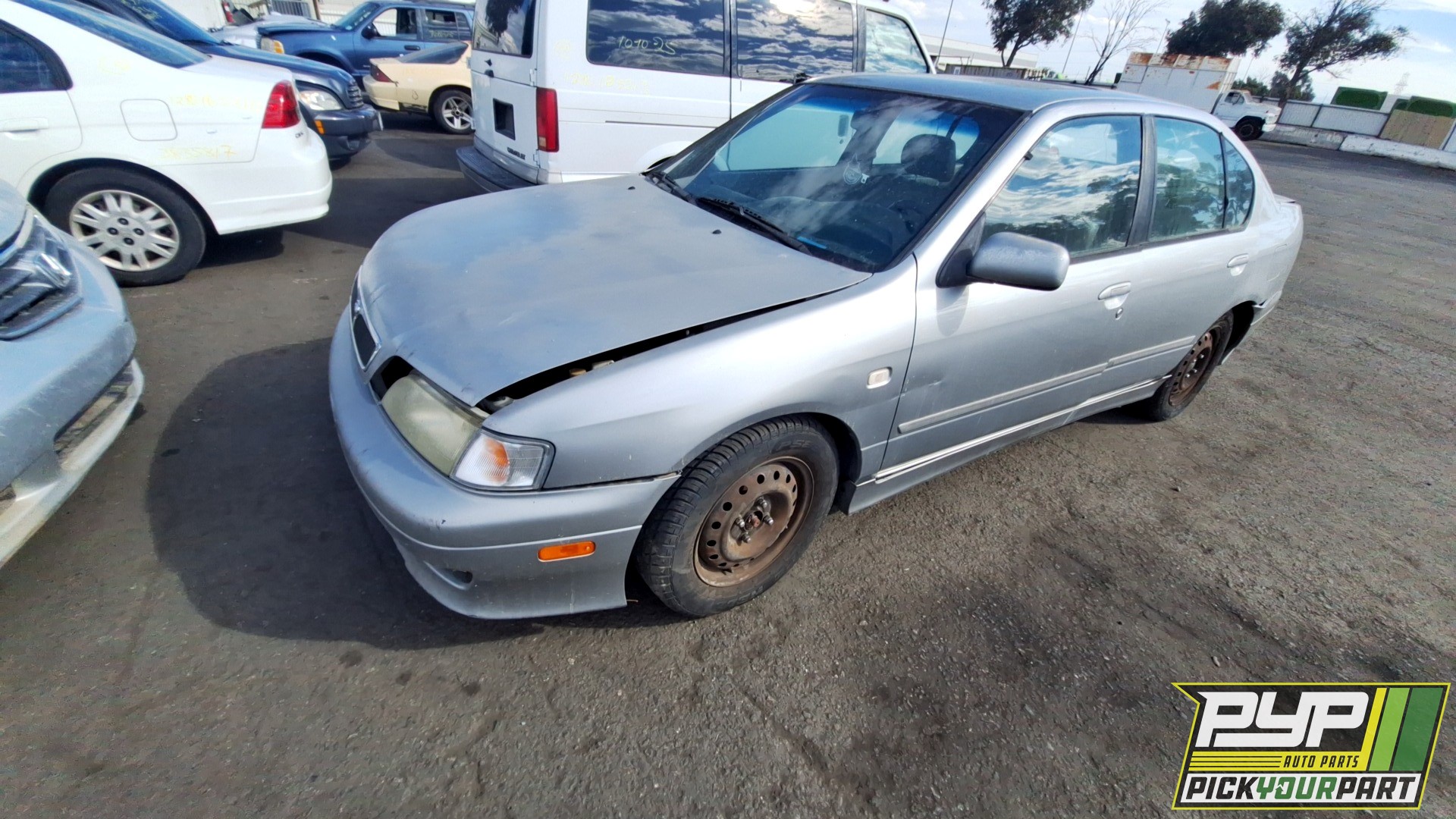 2001 INFINITI G20 available for parts