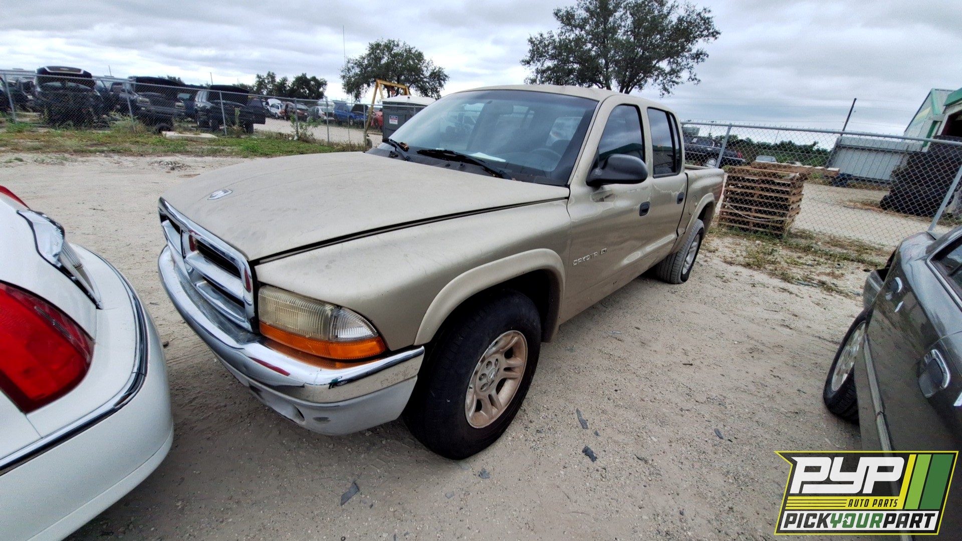 2002 DODGE DAKOTA available for parts