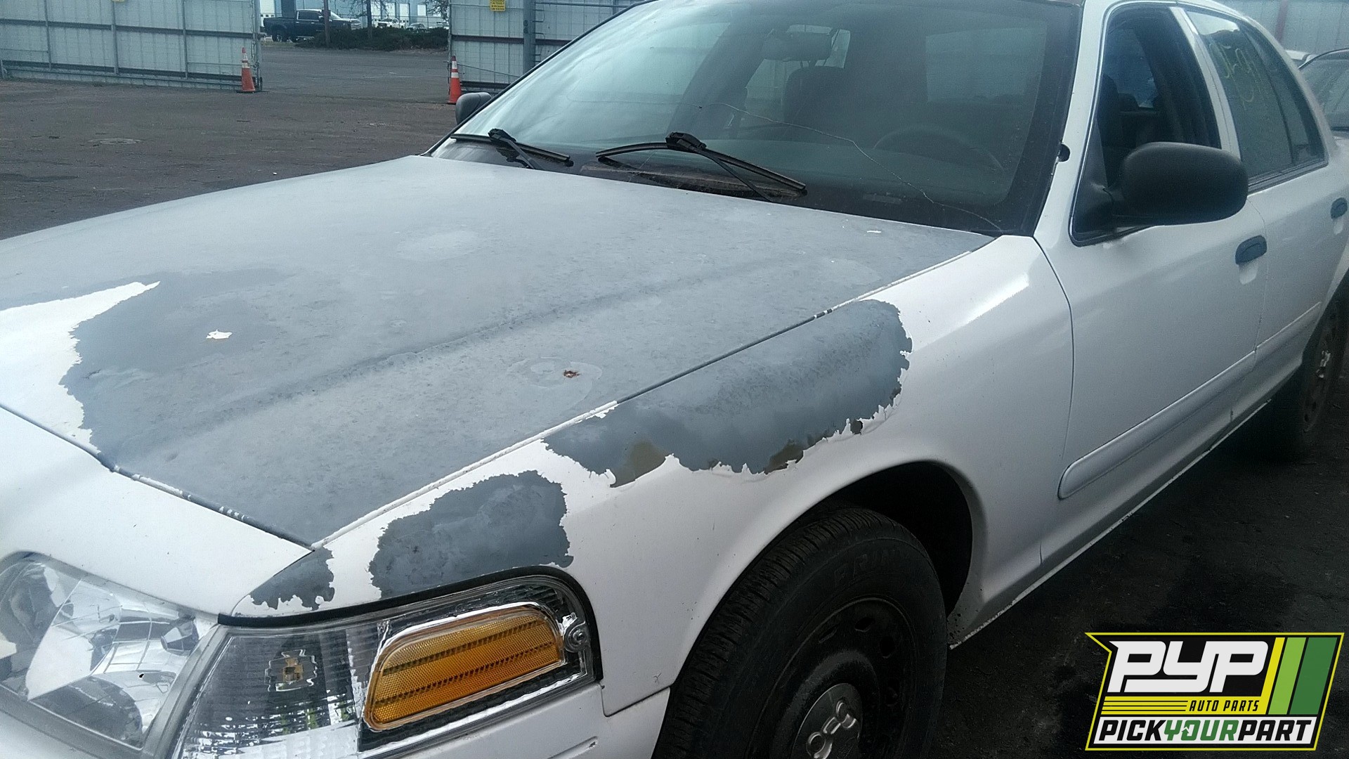 2004 FORD CROWN VICTORIA available for parts