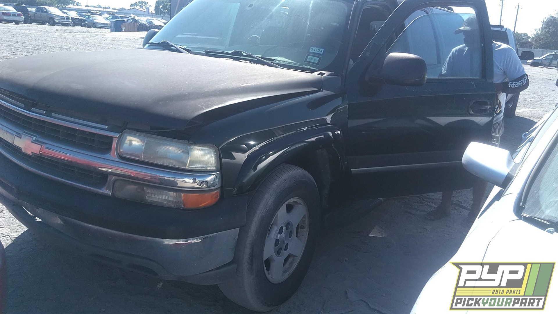 2004 CHEVROLET SUBURBAN 1500 partes disponibles