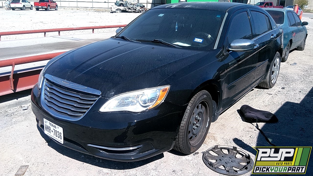 2013 CHRYSLER 200 partes disponibles