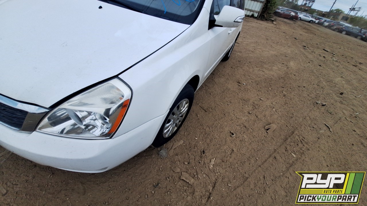 2011 KIA SEDONA available for parts