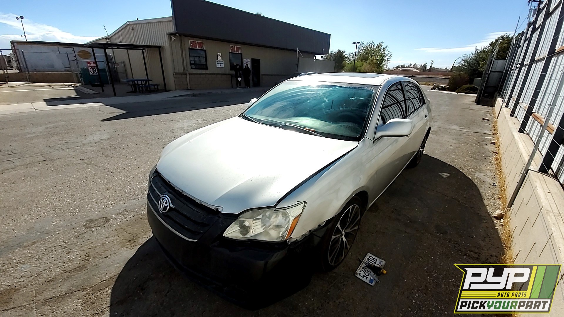 2006 TOYOTA AVALON available for parts