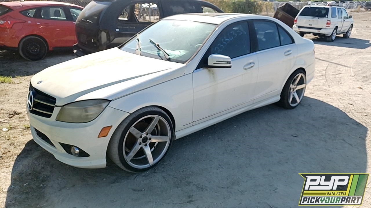 2010 MERCEDES-BENZ C300 partes disponibles