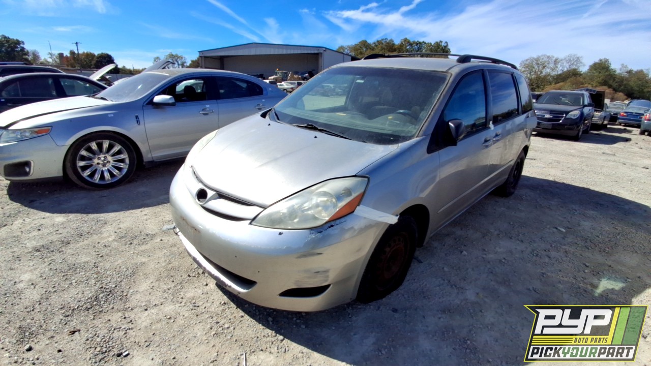 2009 TOYOTA SIENNA available for parts