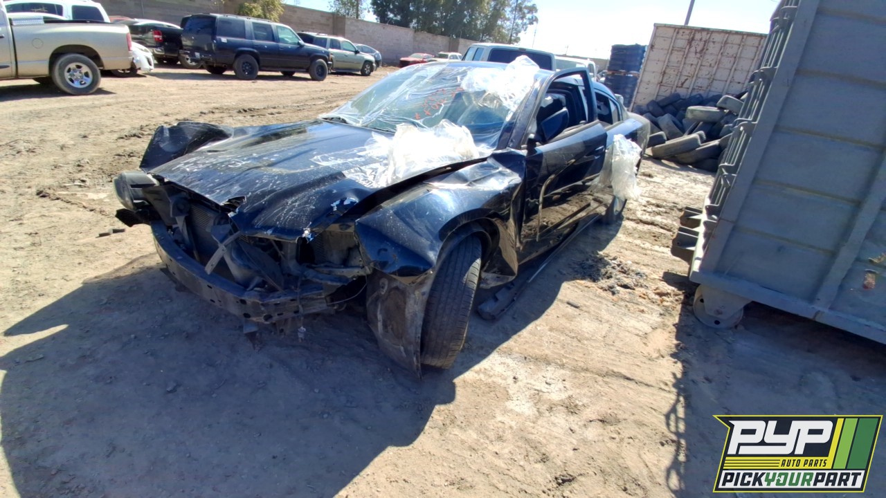 2013 DODGE CHARGER partes disponibles