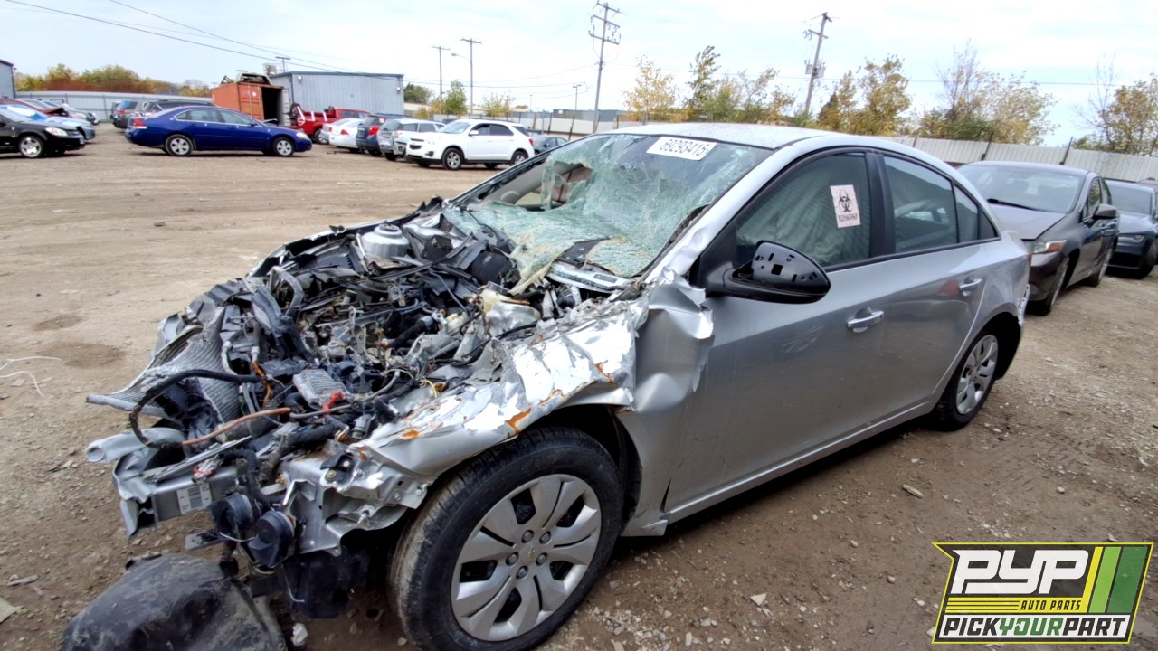2015 CHEVROLET CRUZE partes disponibles