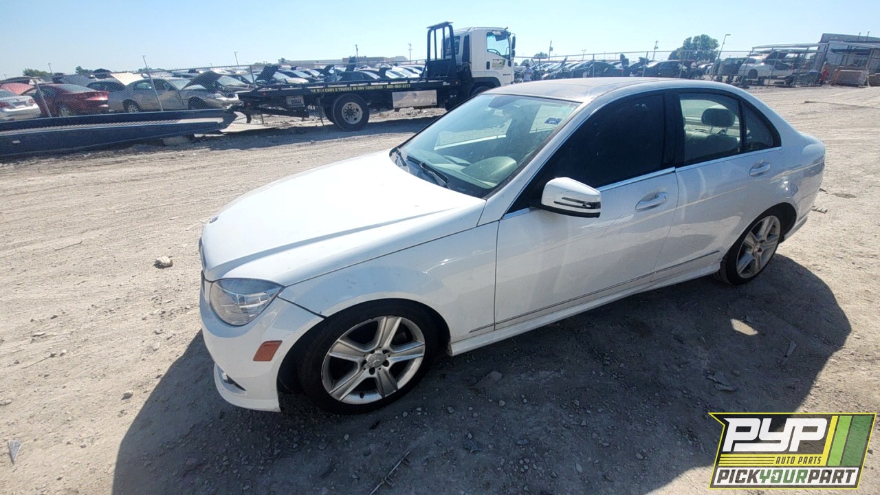 2010 MERCEDES-BENZ C300 partes disponibles