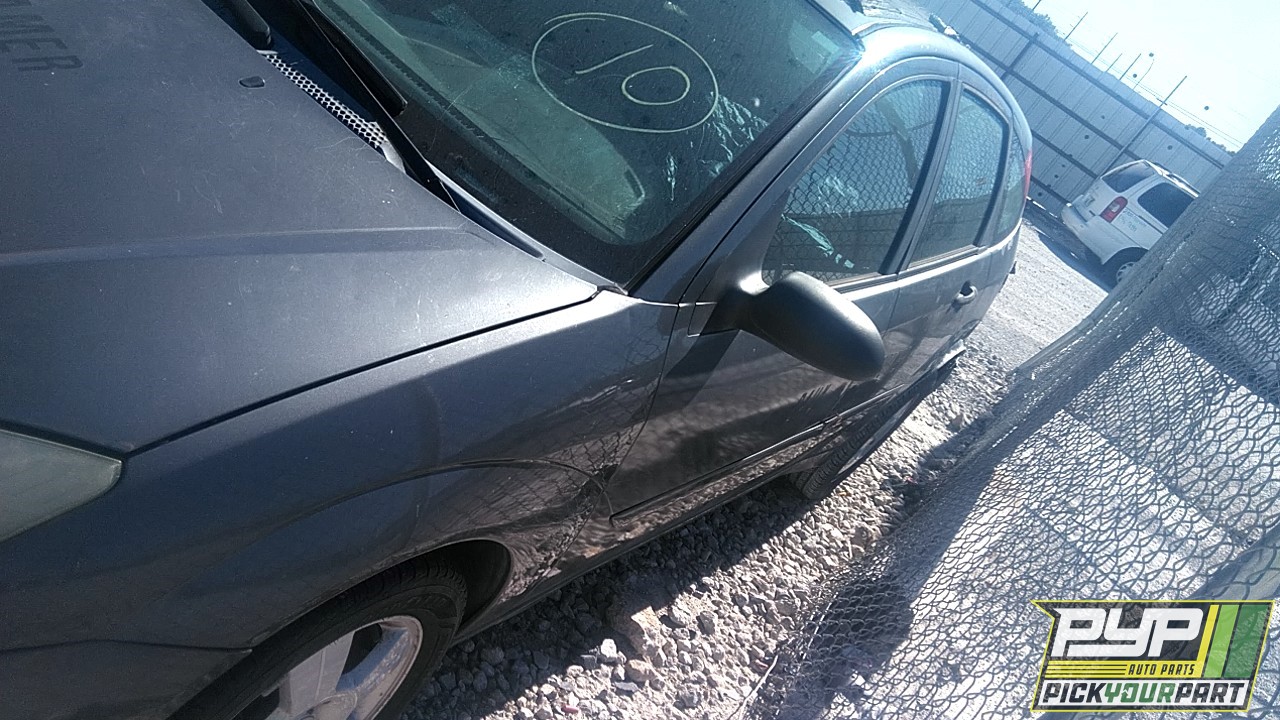 2004 FORD FOCUS available for parts