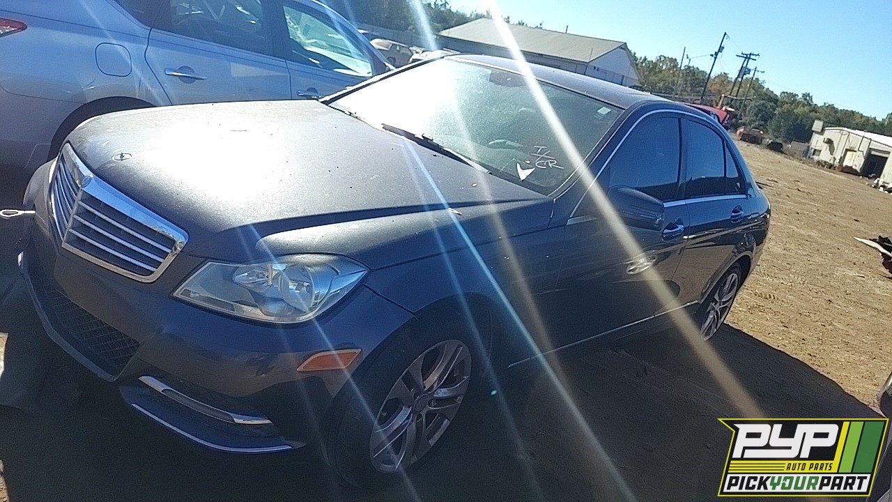 2014 MERCEDES-BENZ C250 partes disponibles