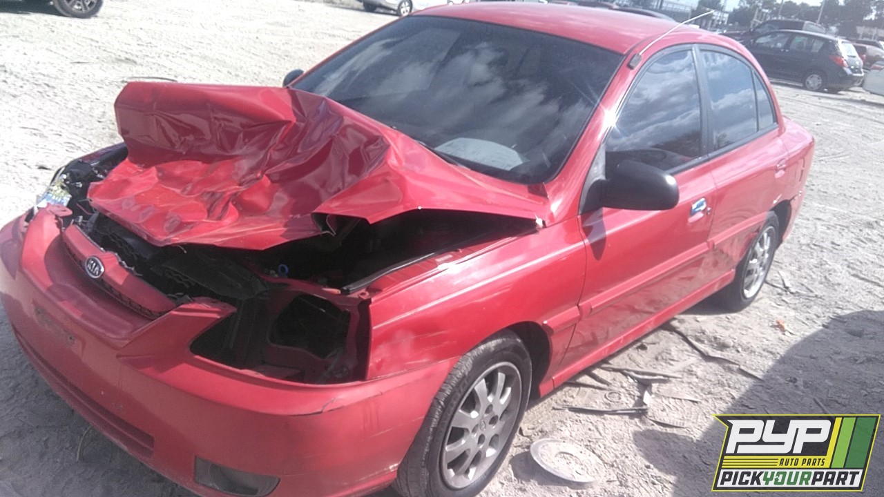 2003 KIA RIO partes disponibles