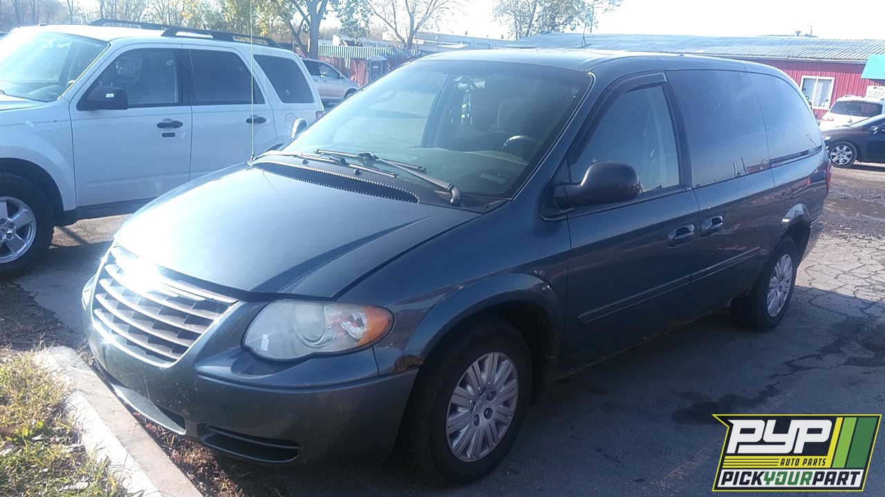 2005 CHRYSLER TOWN & COUNTRY available for parts