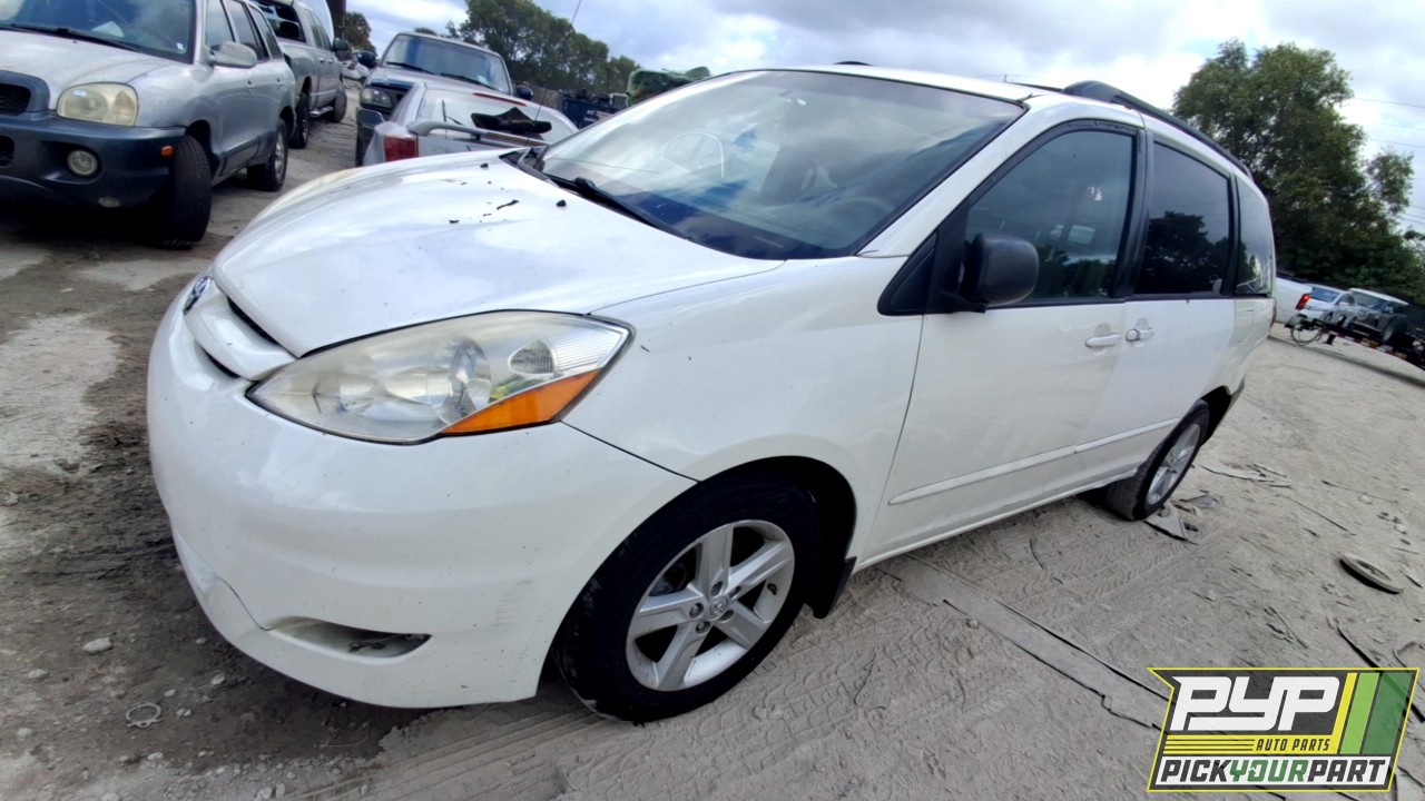 2006 TOYOTA SIENNA available for parts