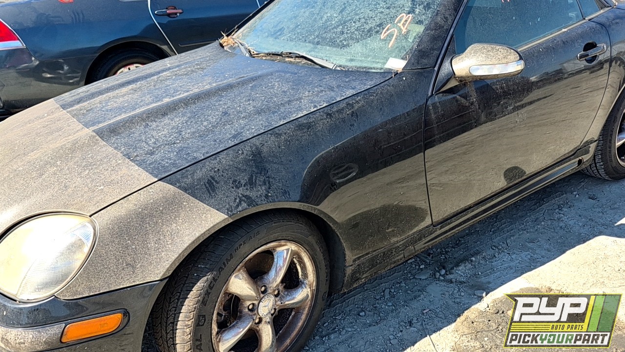 2001 MERCEDES-BENZ SLK320 partes disponibles