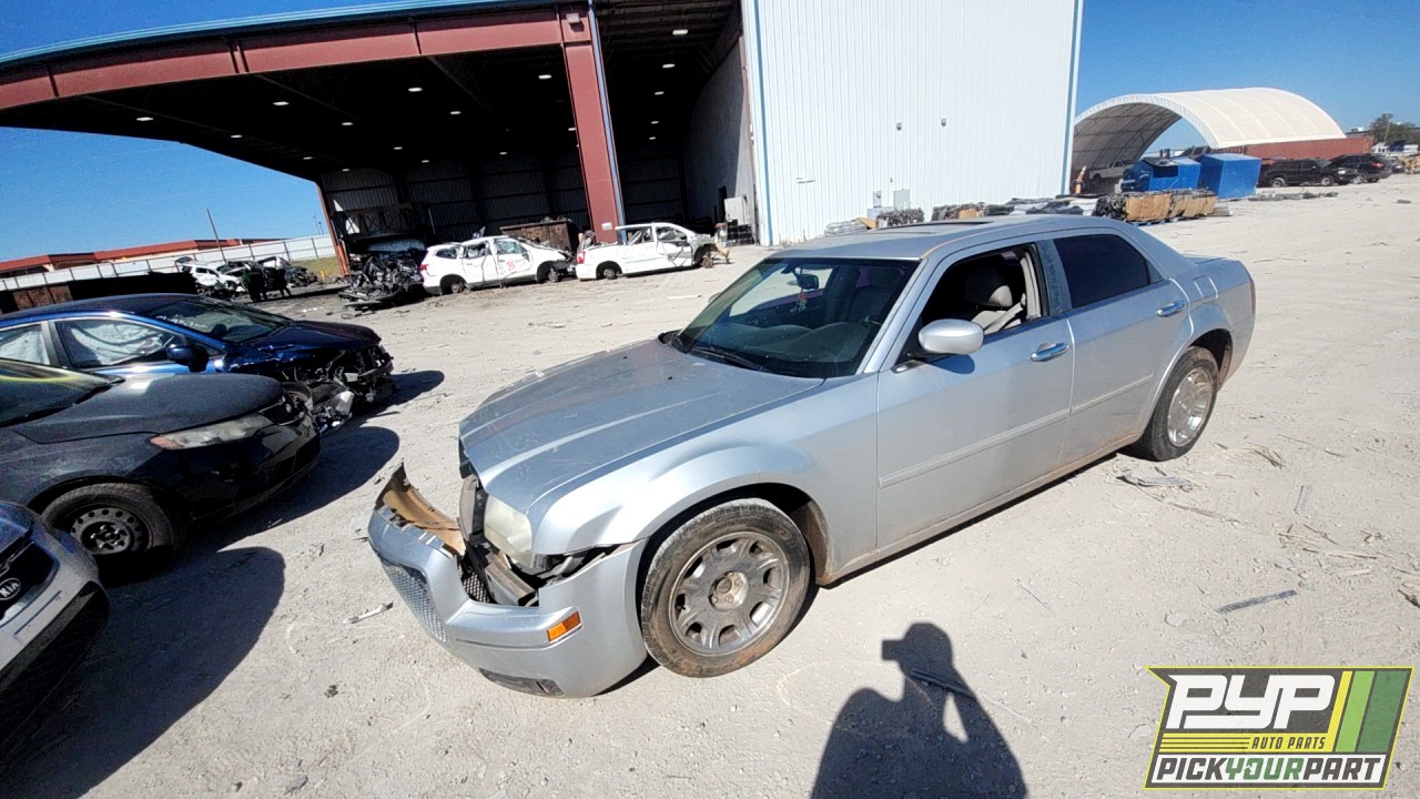 2006 CHRYSLER 300 available for parts