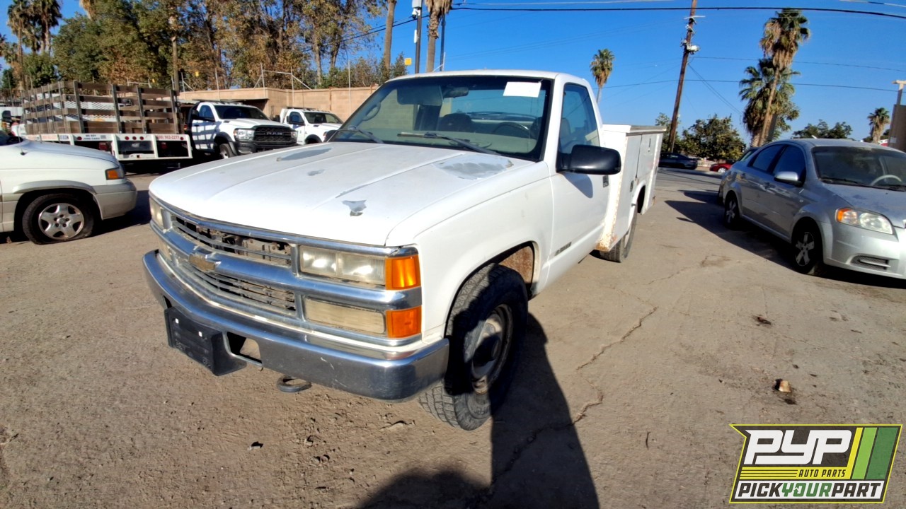 2000 CHEVROLET C2500 available for parts