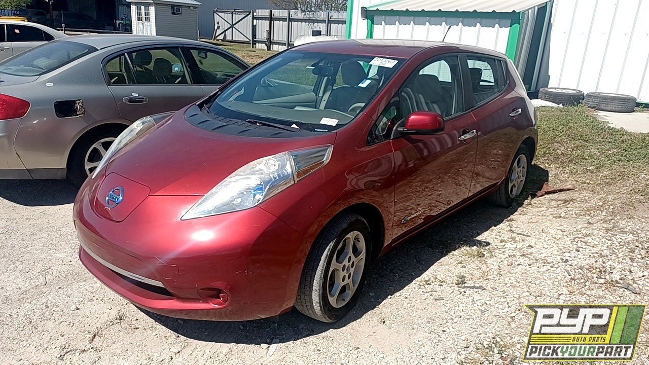 2013 NISSAN LEAF partes disponibles