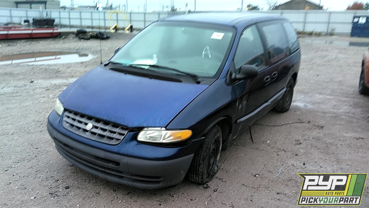 2000 CHRYSLER VOYAGER available for parts