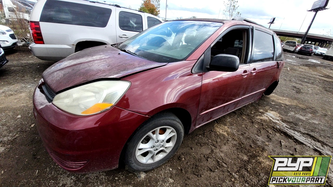 2004 TOYOTA SIENNA partes disponibles