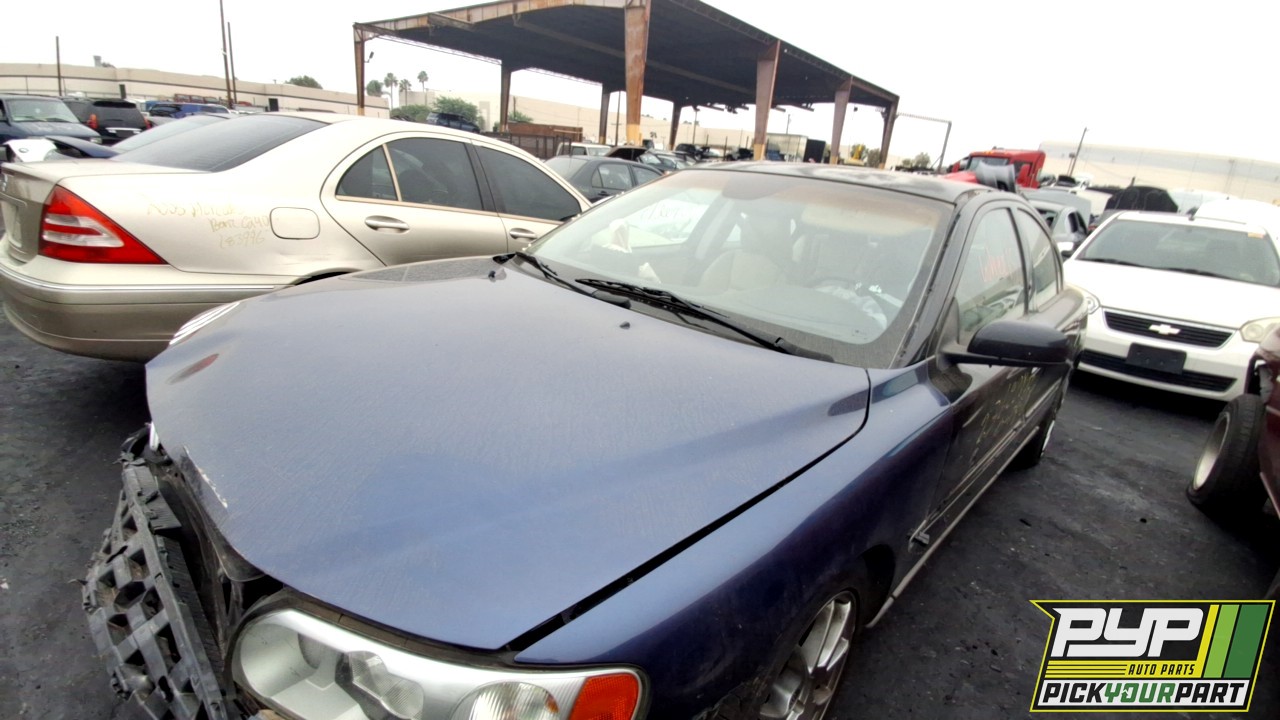 2004 VOLVO S60 partes disponibles