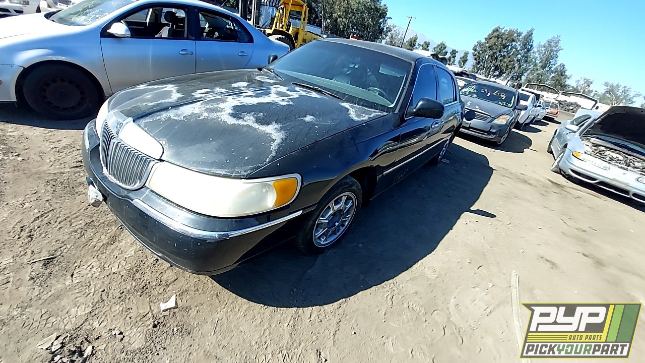 2000 LINCOLN TOWN CAR partes disponibles