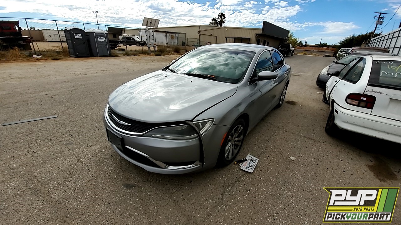 2015 CHRYSLER 200 partes disponibles