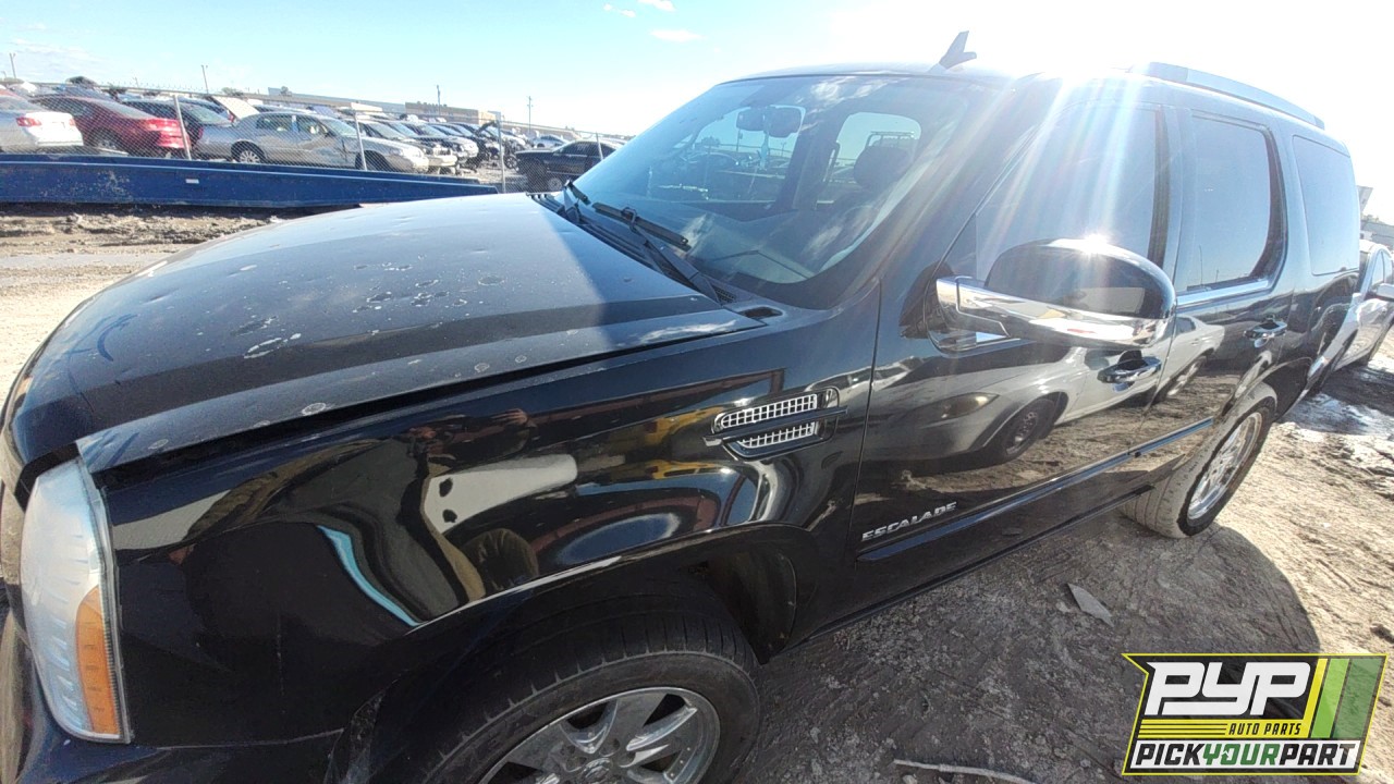 2013 CADILLAC ESCALADE partes disponibles