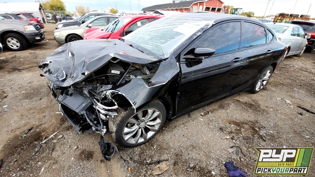 2015 CHRYSLER 200 partes disponibles