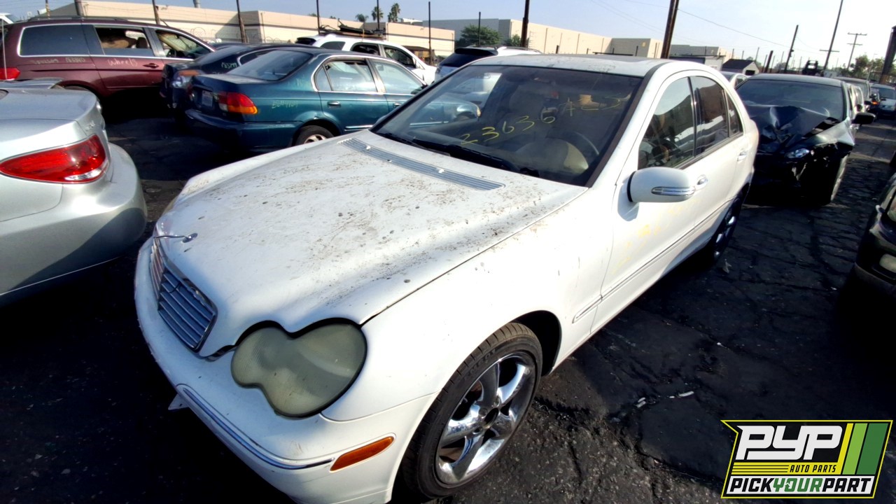2004 MERCEDES-BENZ C240 partes disponibles