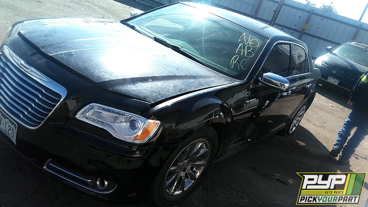2014 CHRYSLER 300 partes disponibles