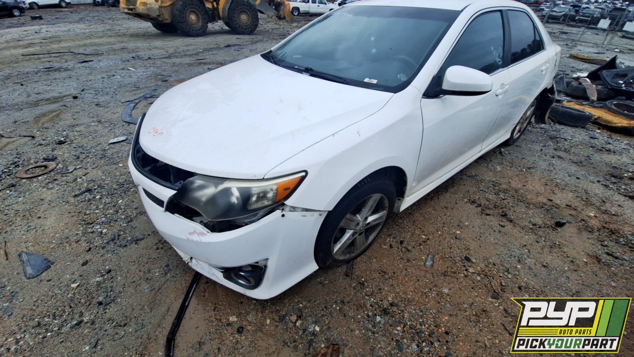 2012 TOYOTA CAMRY partes disponibles