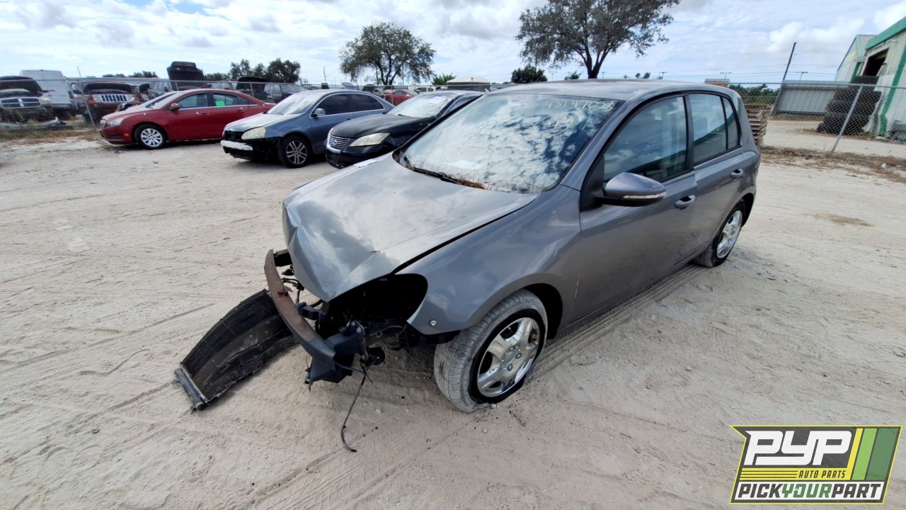 2013 VOLKSWAGEN GOLF partes disponibles