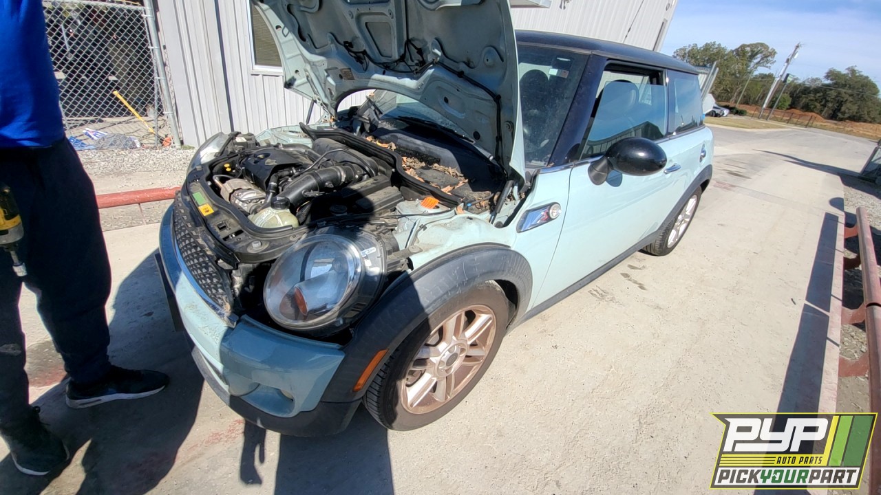 2011 MINI COOPER partes disponibles