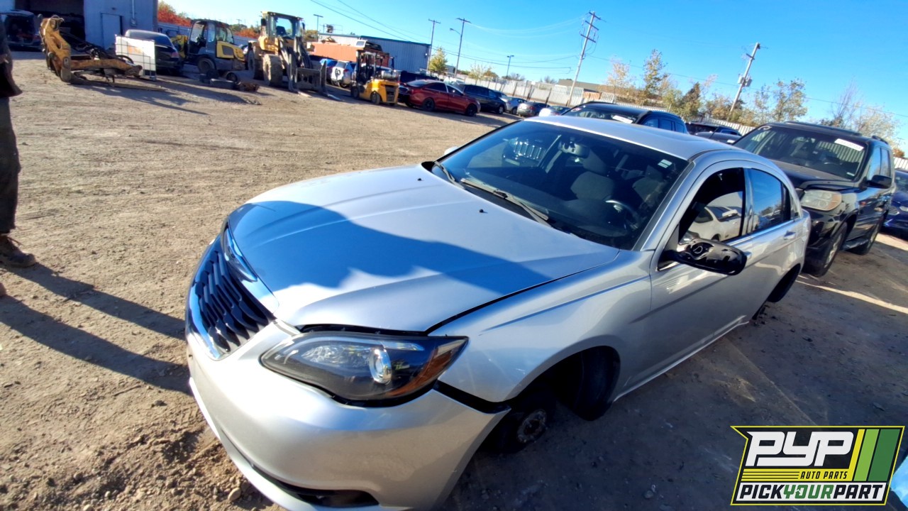 2012 CHRYSLER 200 partes disponibles