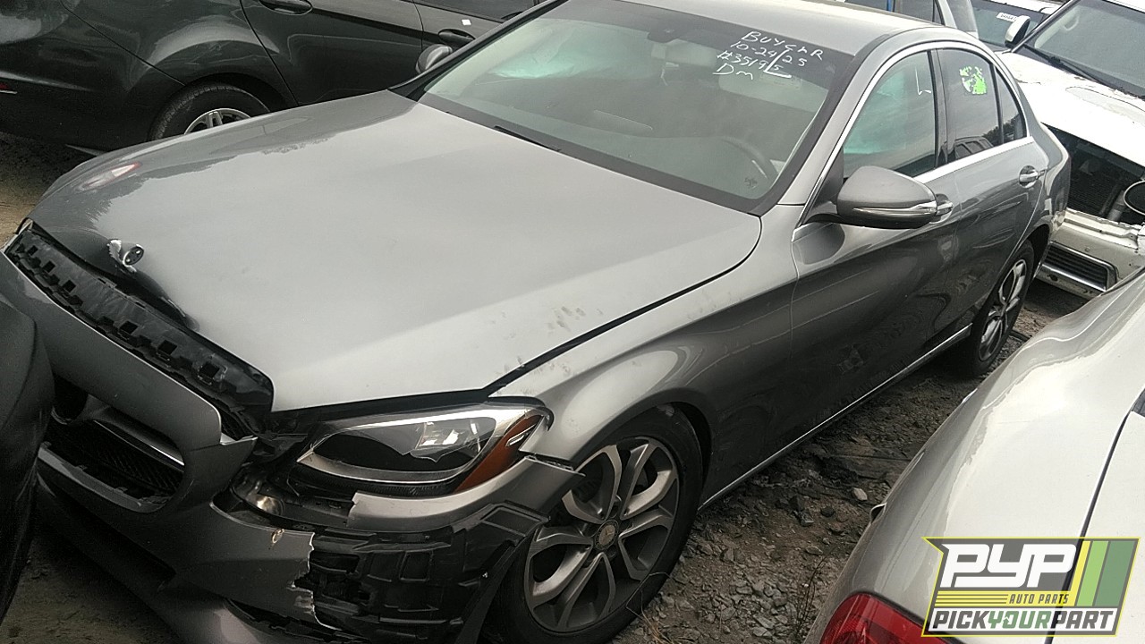 2015 MERCEDES-BENZ C300 partes disponibles