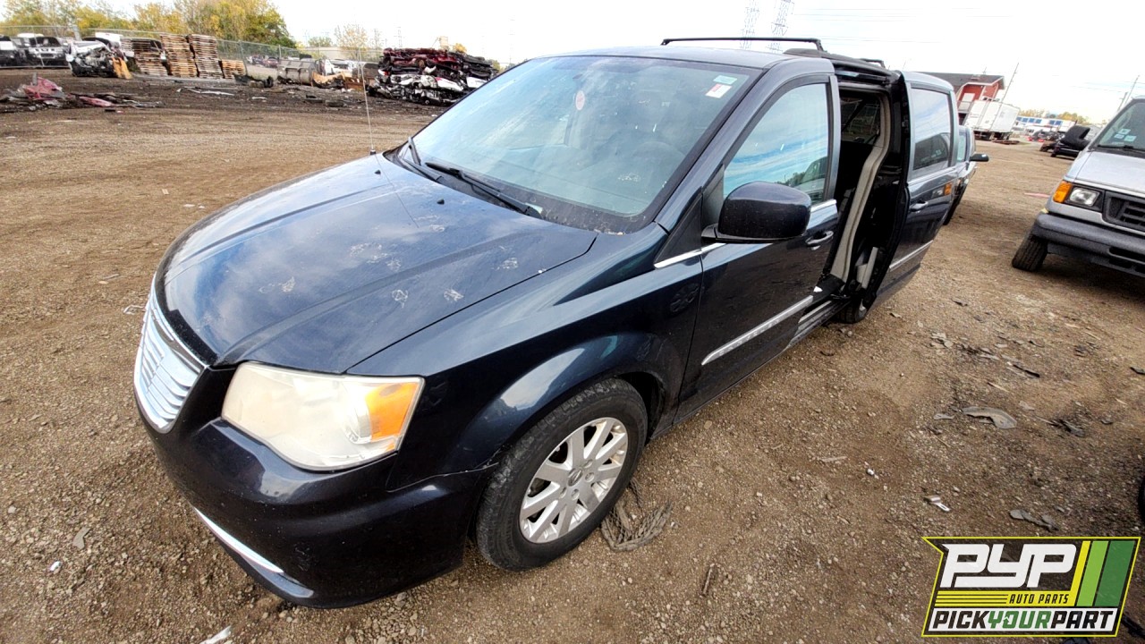 2013 CHRYSLER TOWN & COUNTRY partes disponibles