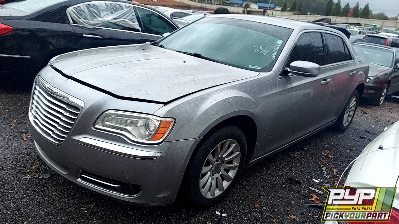 2013 CHRYSLER 300 partes disponibles