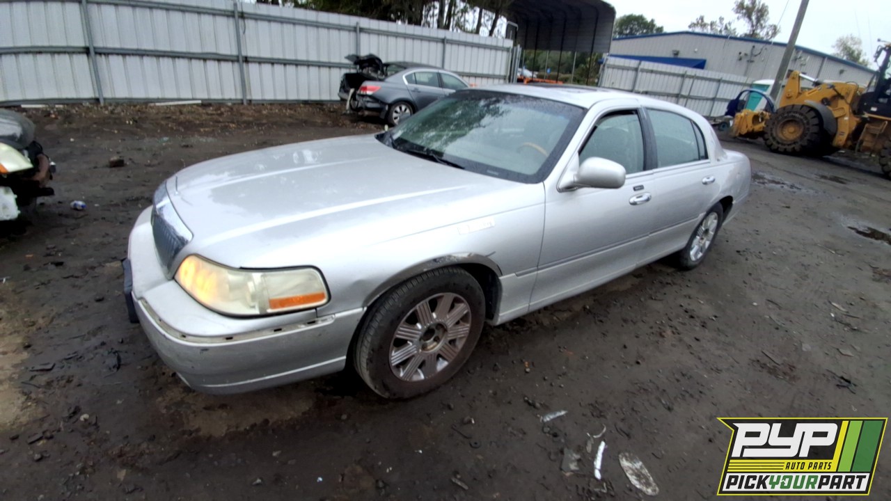 2003 LINCOLN TOWN CAR partes disponibles