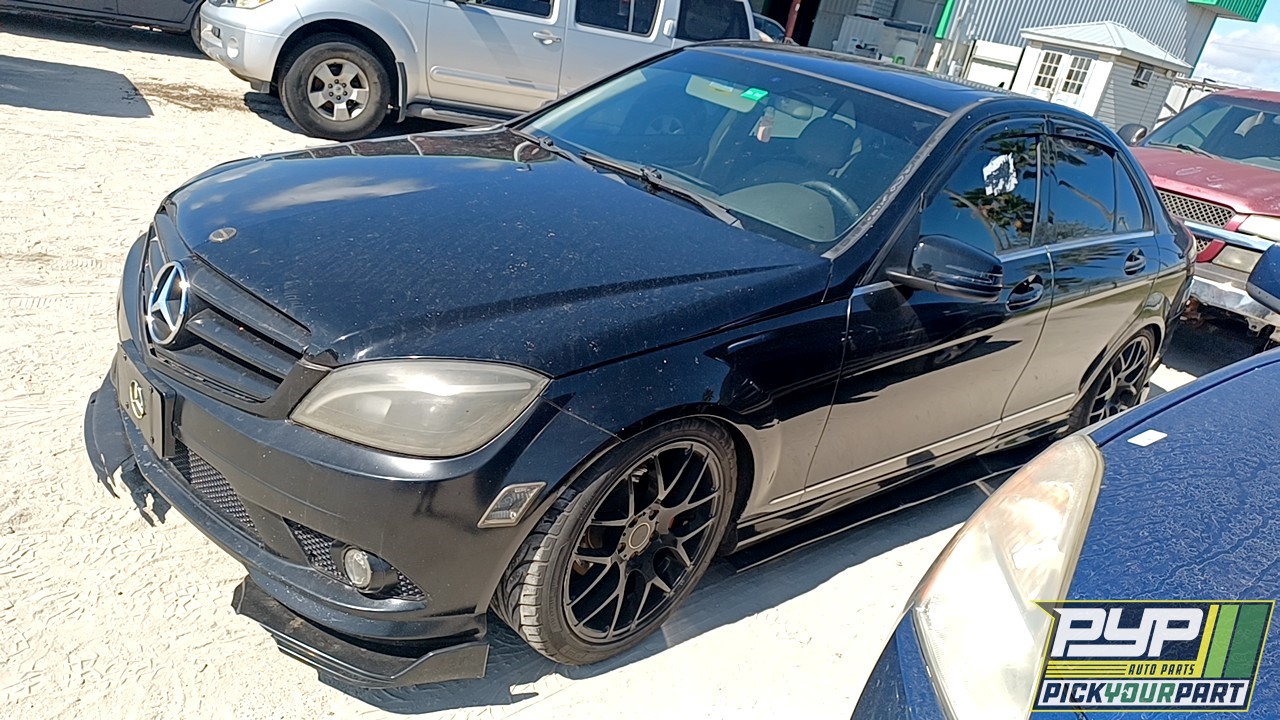 2010 MERCEDES-BENZ C300 partes disponibles