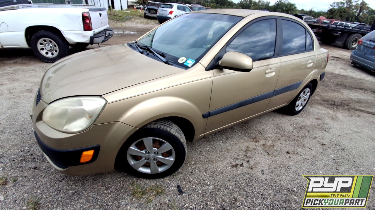2008 KIA RIO available for parts
