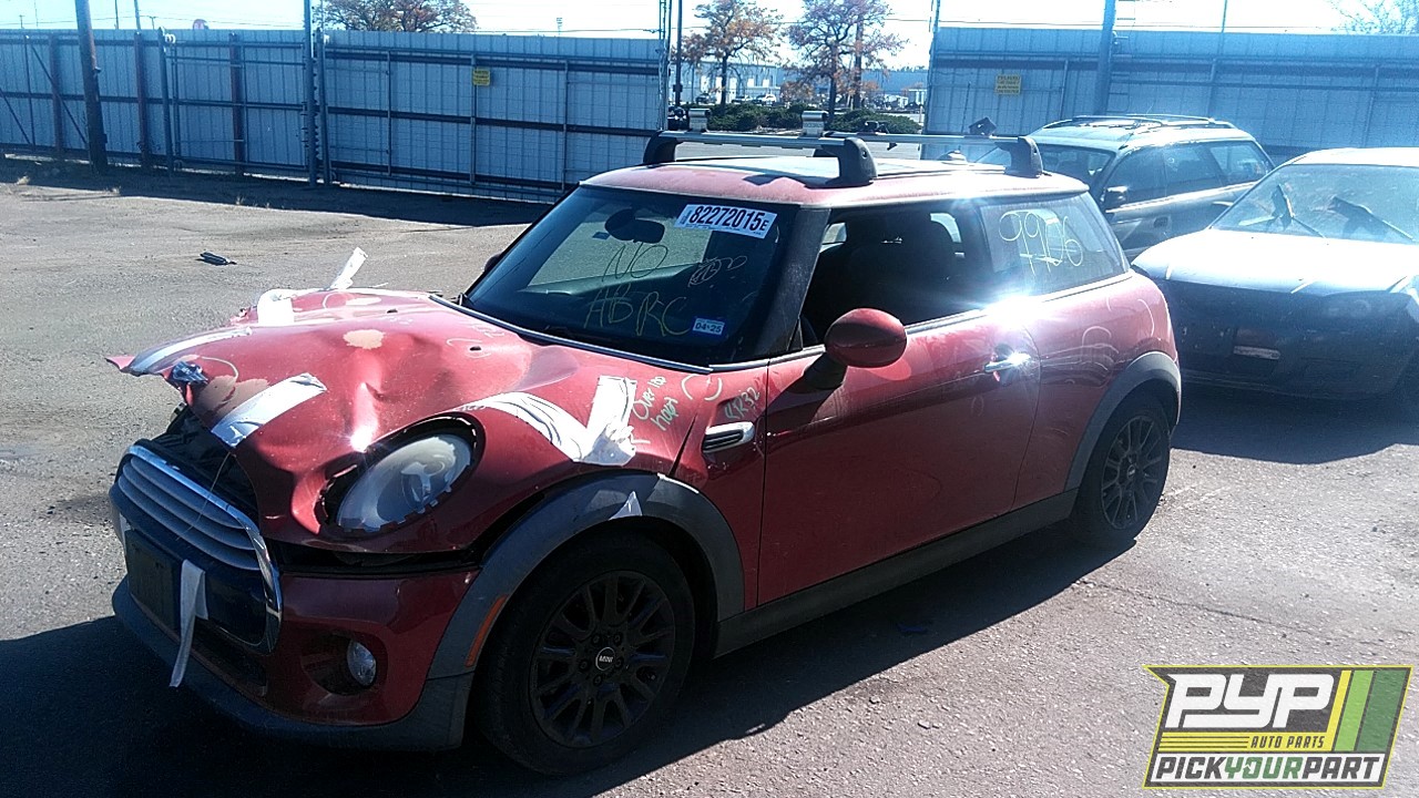 2015 MINI COOPER partes disponibles