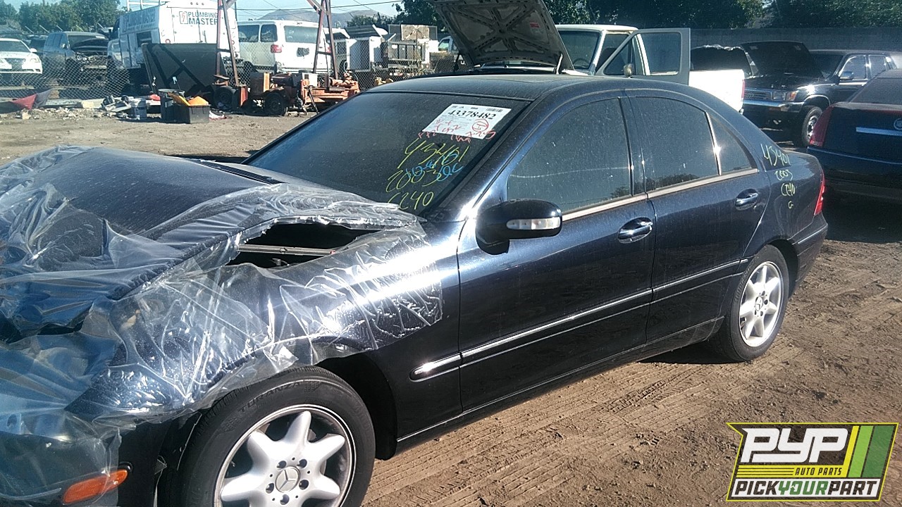 2003 MERCEDES-BENZ C240 partes disponibles
