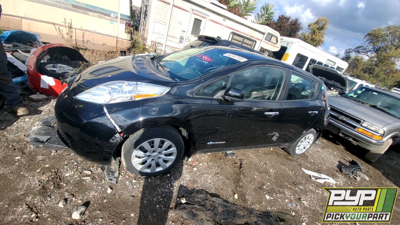 2017 NISSAN LEAF partes disponibles