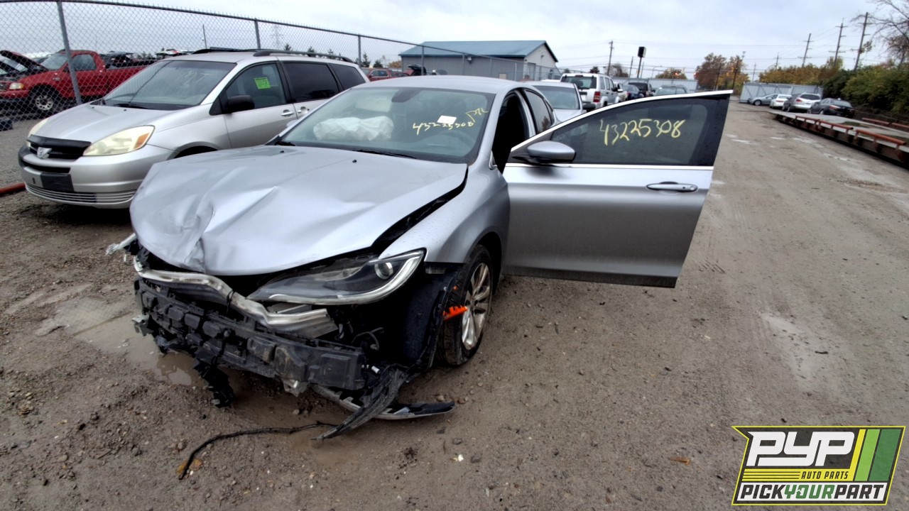 2015 CHRYSLER 200 partes disponibles