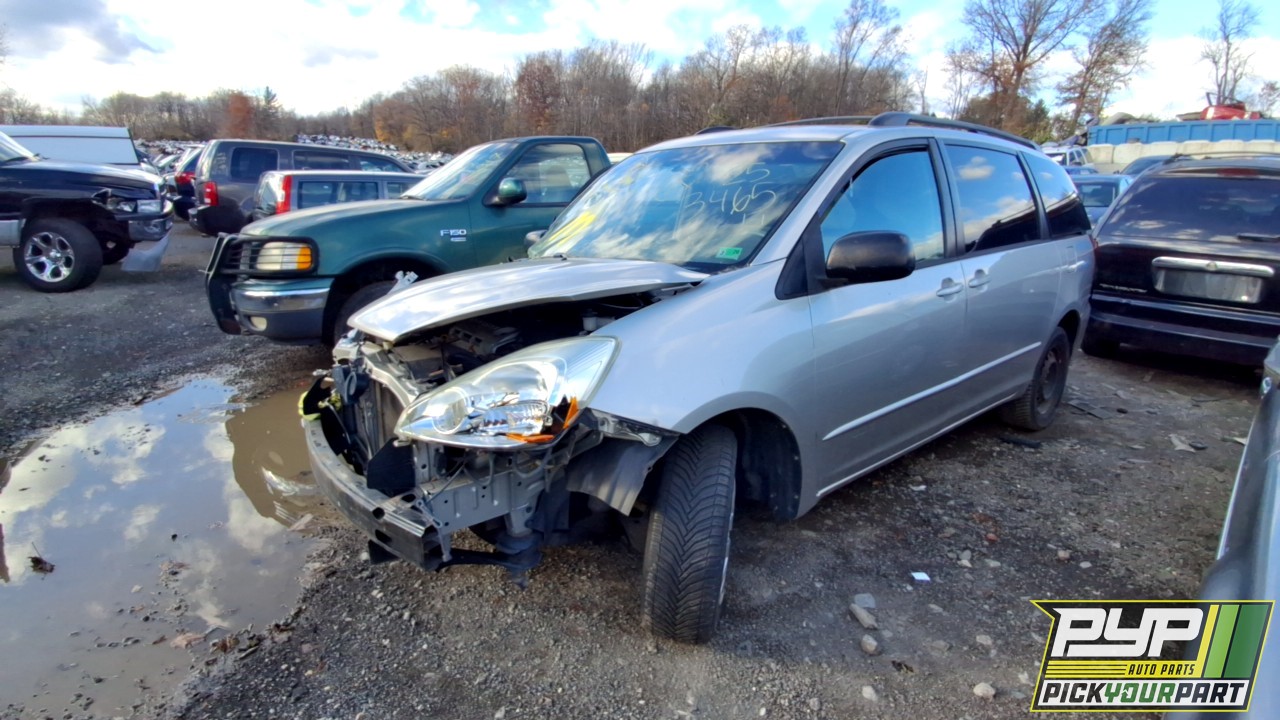 2004 TOYOTA SIENNA available for parts