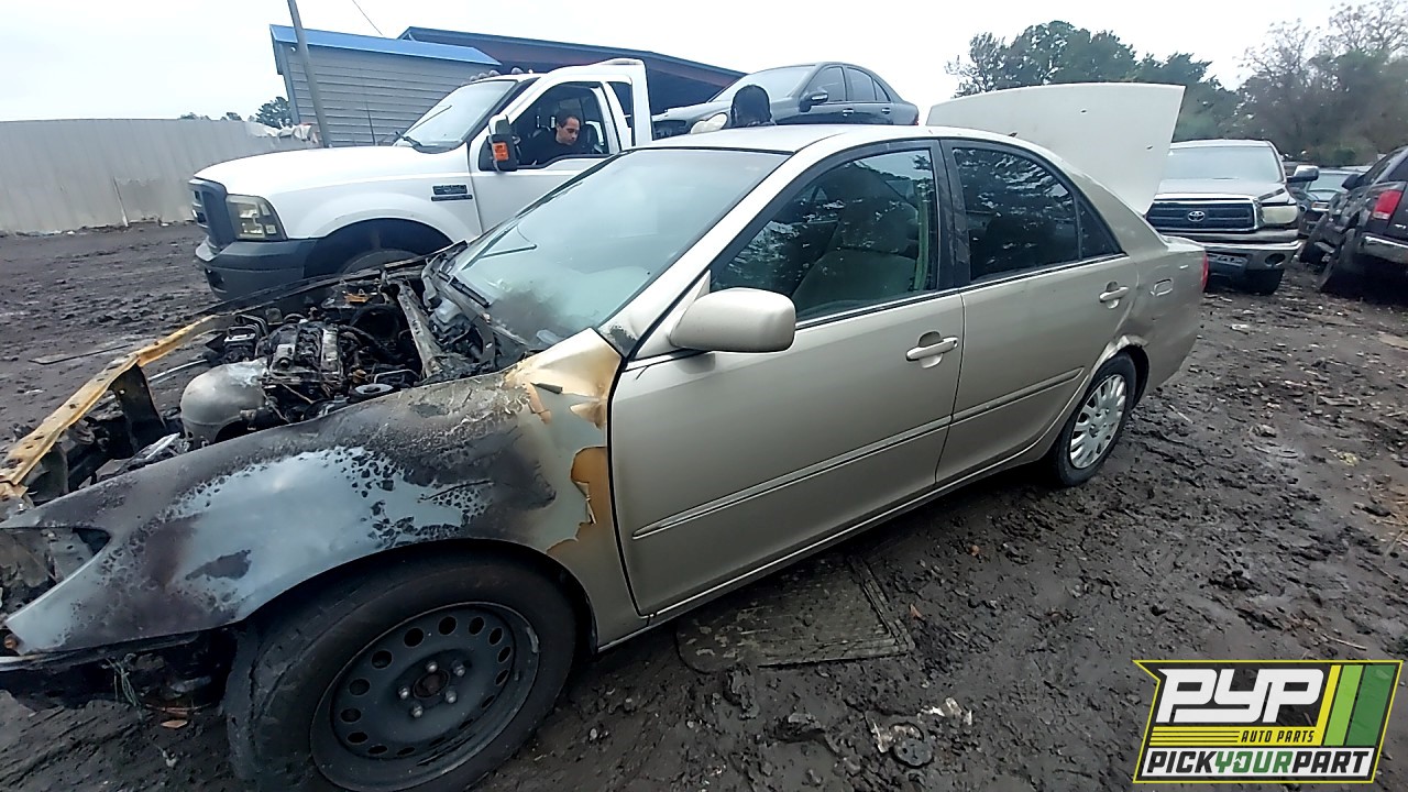 2003 TOYOTA CAMRY partes disponibles